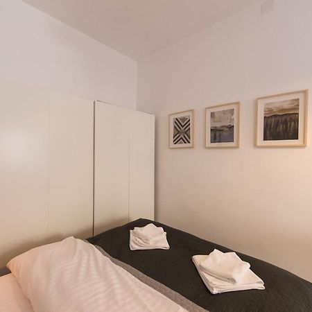 Appartement Charming Old Town Flat With Mountain View à Braşov Extérieur photo